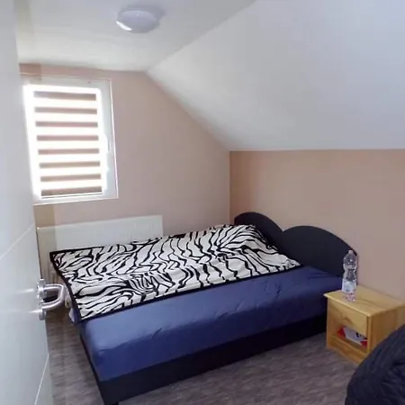 Apartman Dora 3 *